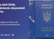 Grafika prezentująca z lewej strony tytuł artykułu: Status UKR 2026, zatrudnienie obywateli Ukrainy. Z prawej zdjęcie ukraińskich paszportów