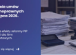 Grafika prezentująca po lewej stronie tytuł artykułu: Kontrole umów cywilnoprawnych po 8 lipca 2026. Po prawej zdjęcie biurka na którym leżą dokumenty urzędowe oraz pieczątki